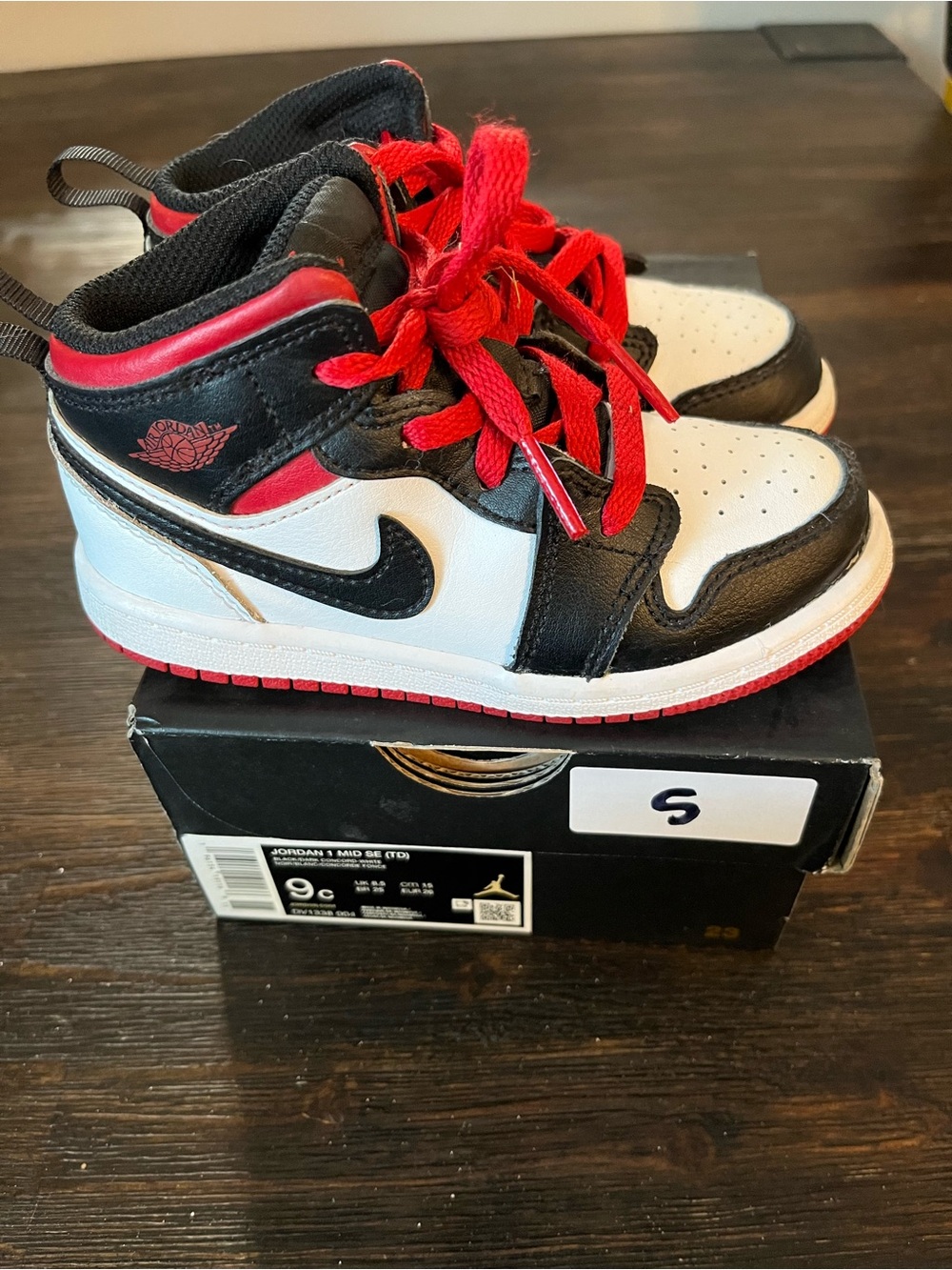 Jordan 1 mid